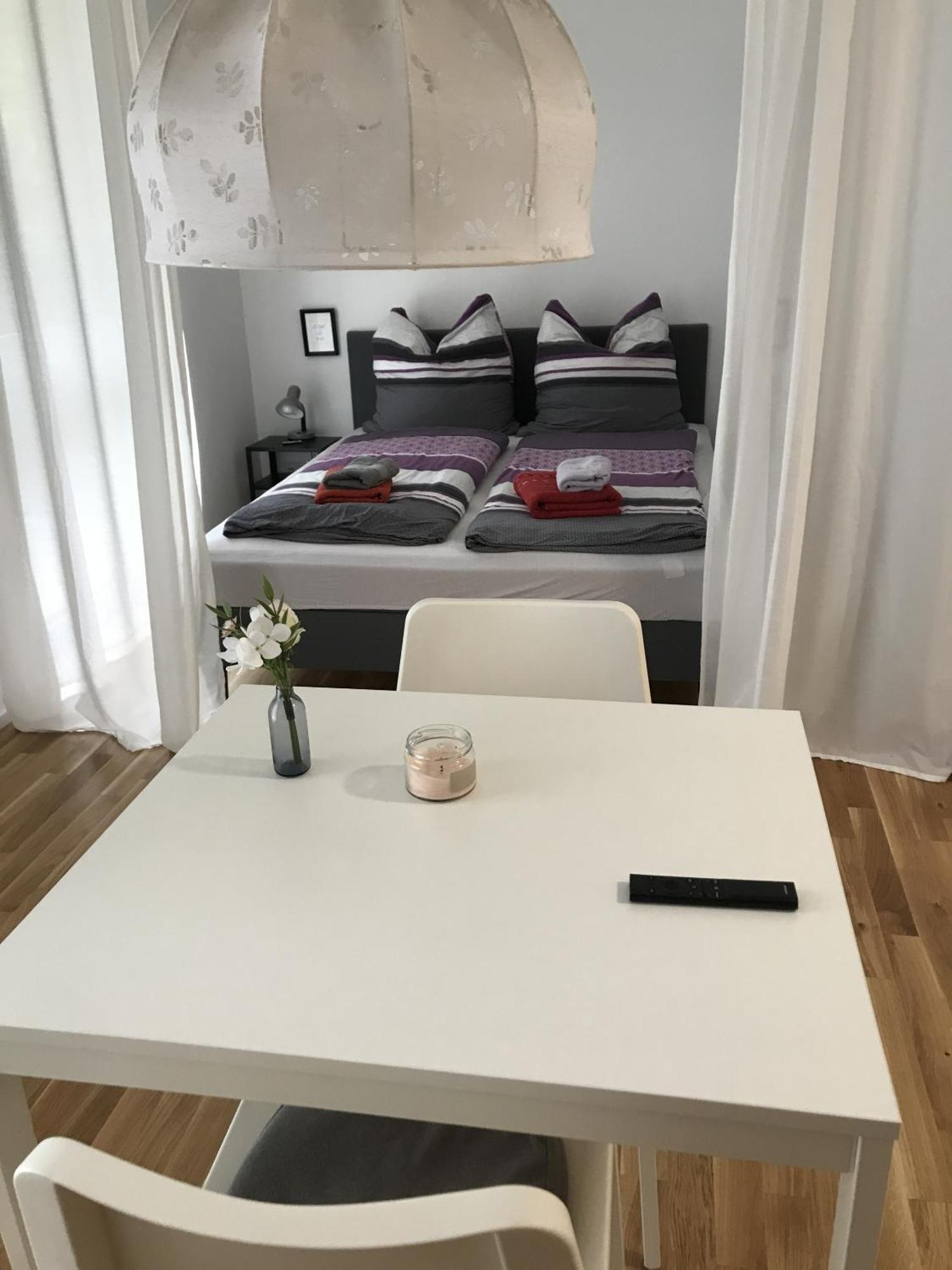 Tiny Apartment Spring Dresden Rum bild